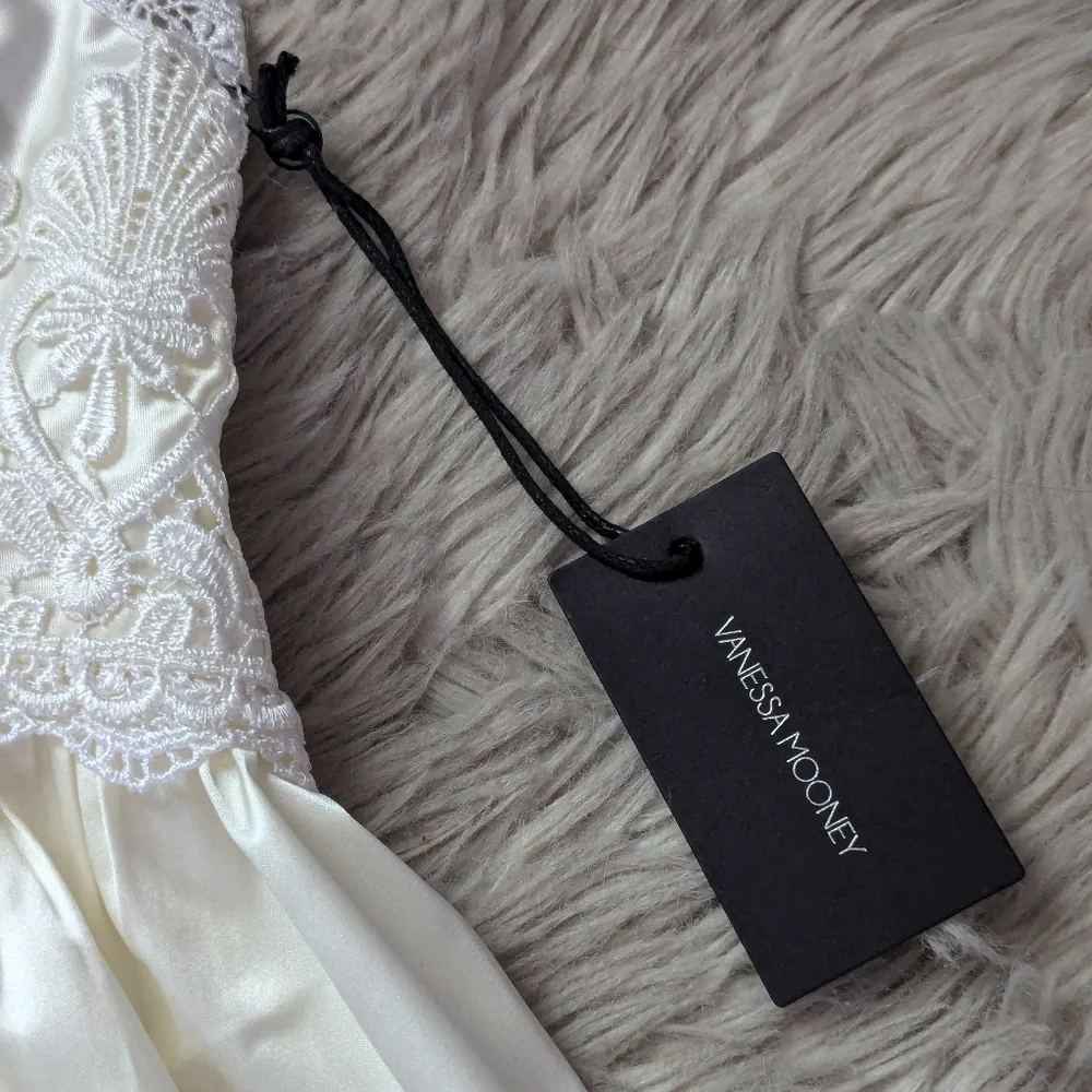 NWT Vanessa Mooney Jolene Dress in White Limited Edition - Picture 8 of 16